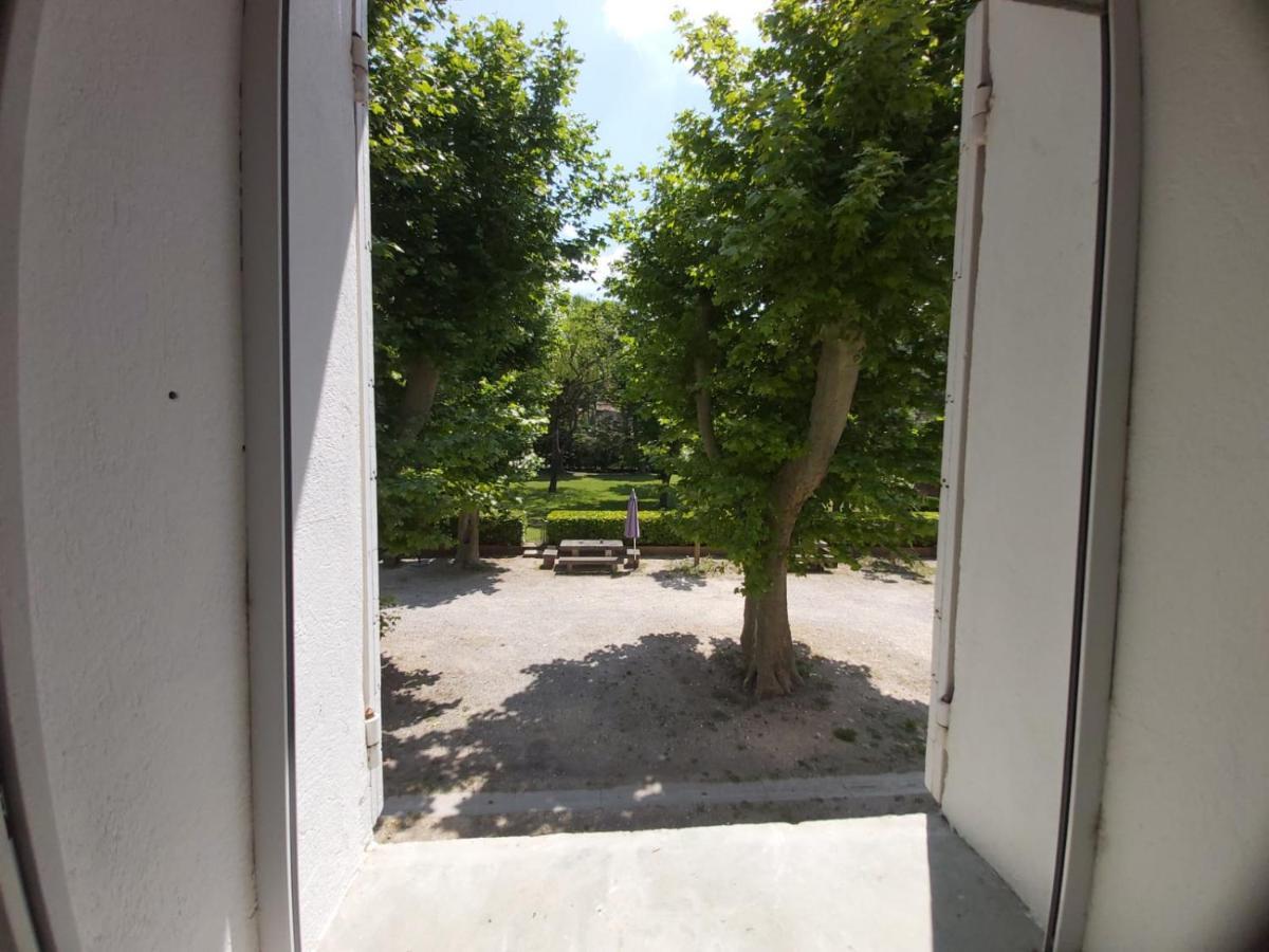 Eblouissant Appartement Au Calme D'Une Residence Avec Piscine Idealement Situe Au Pied Du Colorado Provencal Dans Le Prestigieux Luberon Rustrel Exteriör bild